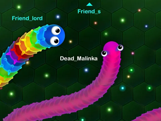 Serpenti colorati che sfrecciano sulla griglia di slither.io